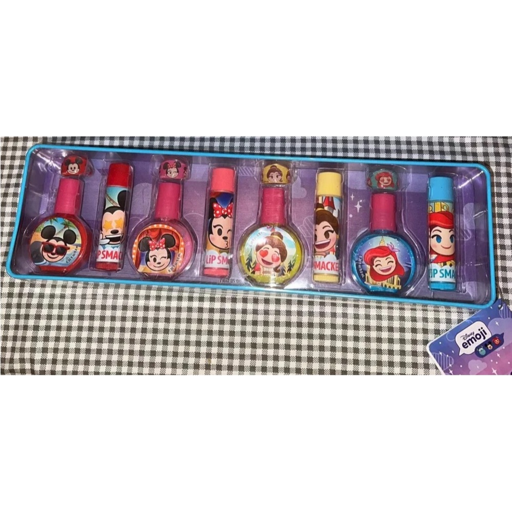 Disney Lip Smacker 4 Lip Gloss, 4 Nail Polish&4 Ring 12 Pieces Set Blue Tin. new
